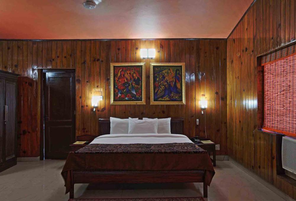 Corbett River Side Resort